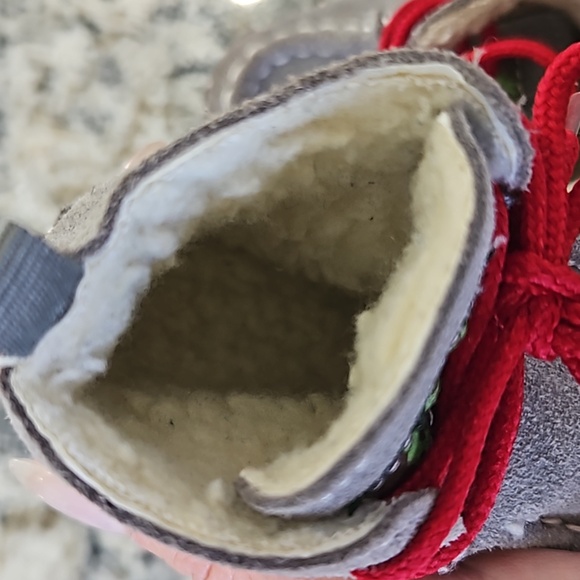 2/$10 Outbak's shearling baby booties - Picture 6 of 6